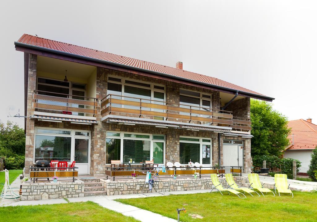 Boathouse Balatonlelle With Sauna Bilik gambar